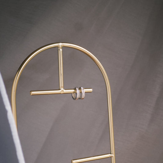 Argola Fio Quadrado 8mm em Prata 925 com Cravejados de Zircônias