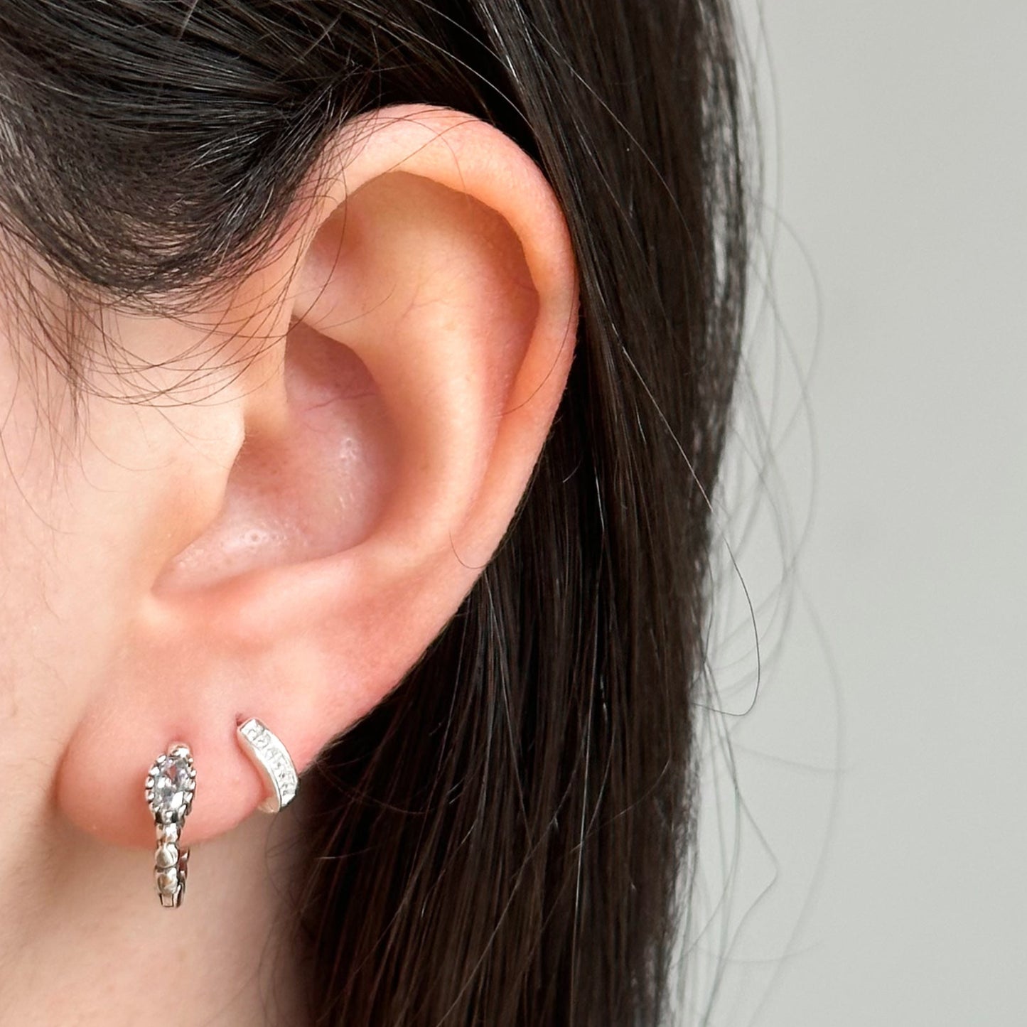 Argola Bali com 3 Fios em Prata 925 Cravejado de Zircônia