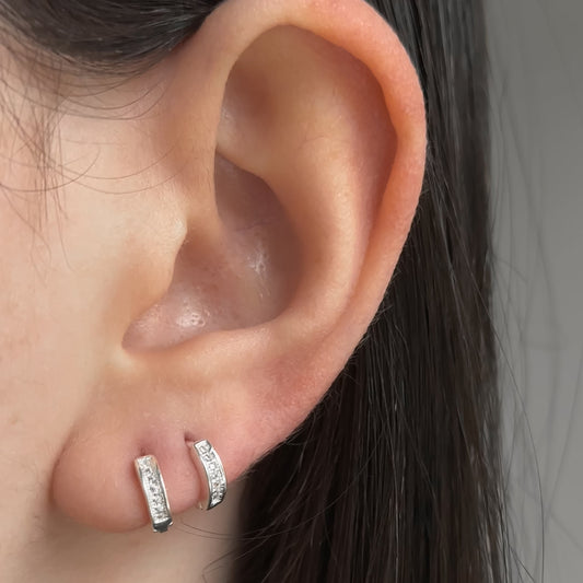 Argola 2mm e 5mm em Prata 925 Cravejada de Zircônias