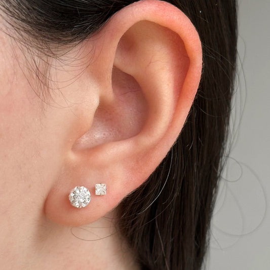 Brinco Redondo com Strass 6mm em Prata 925