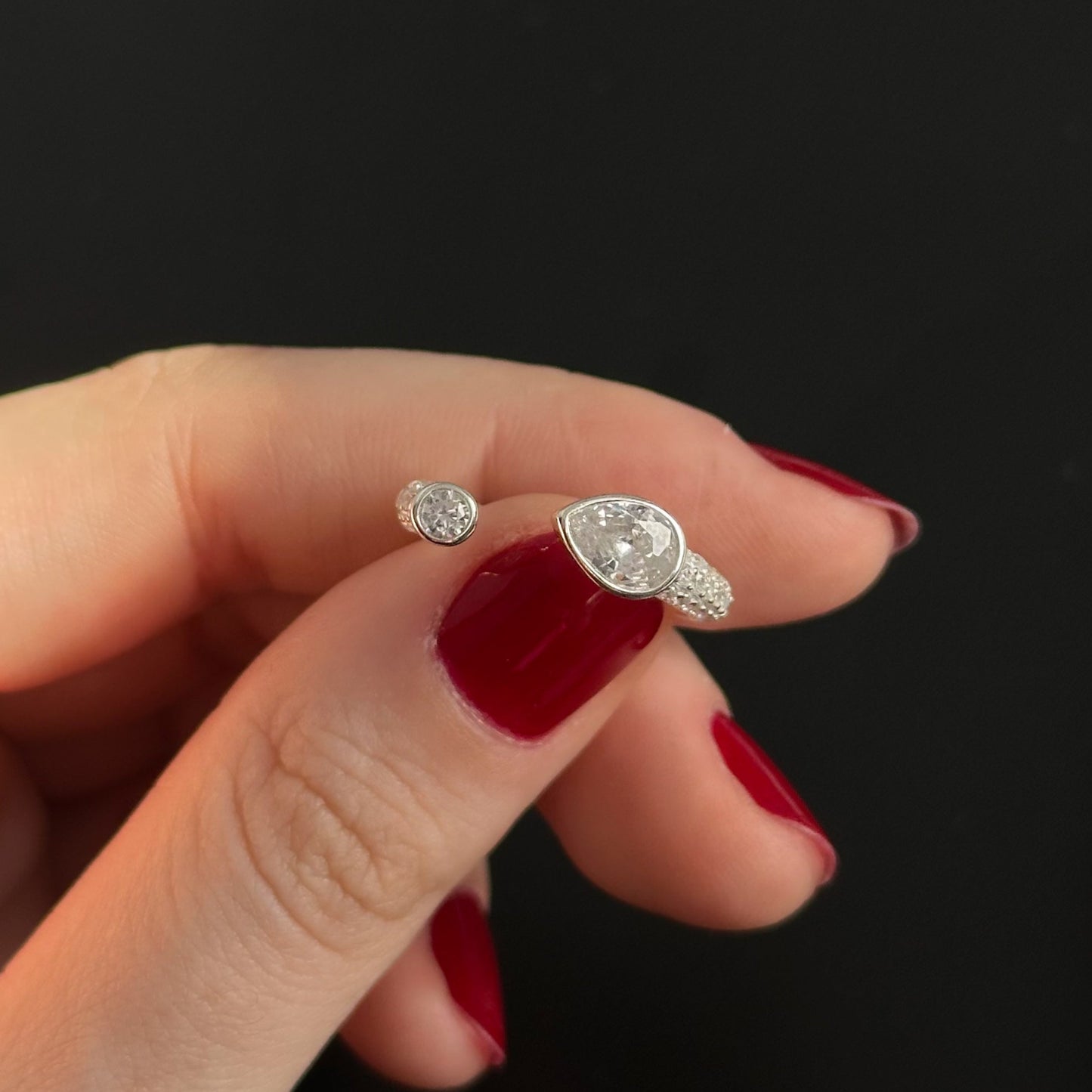 Anel Dualite em Prata 925 Cravejado de Zircônias