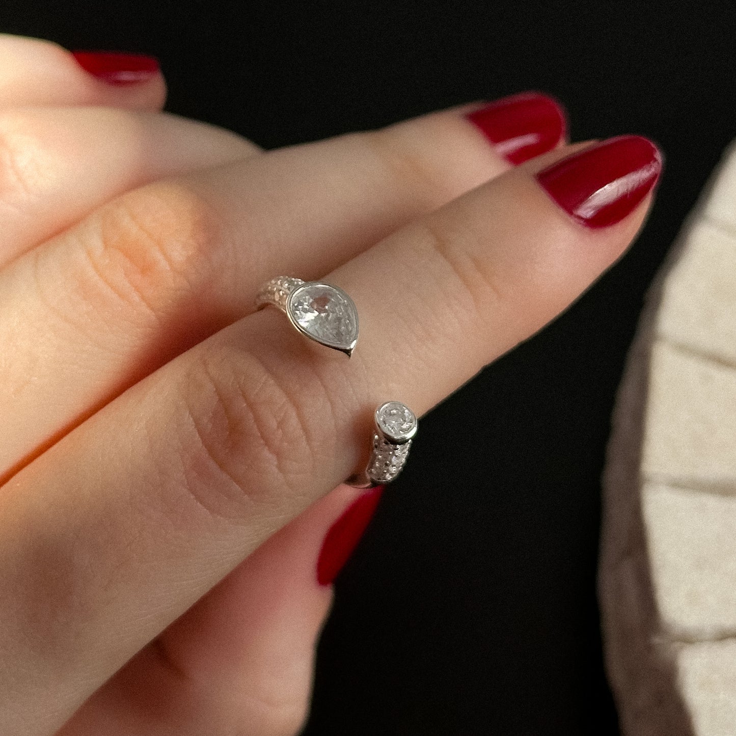 Anel Dualite em Prata 925 Cravejado de Zircônias