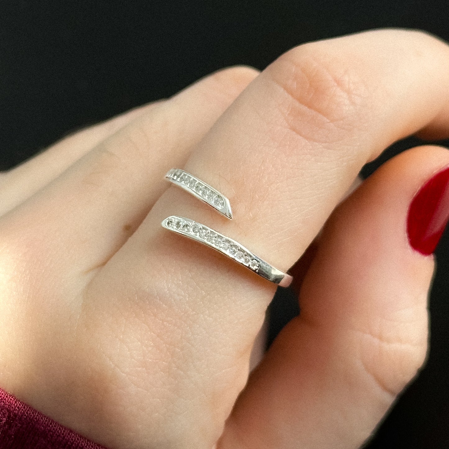 Anel Abraço de Luz em Prata 925 Cravejado de Zirconias