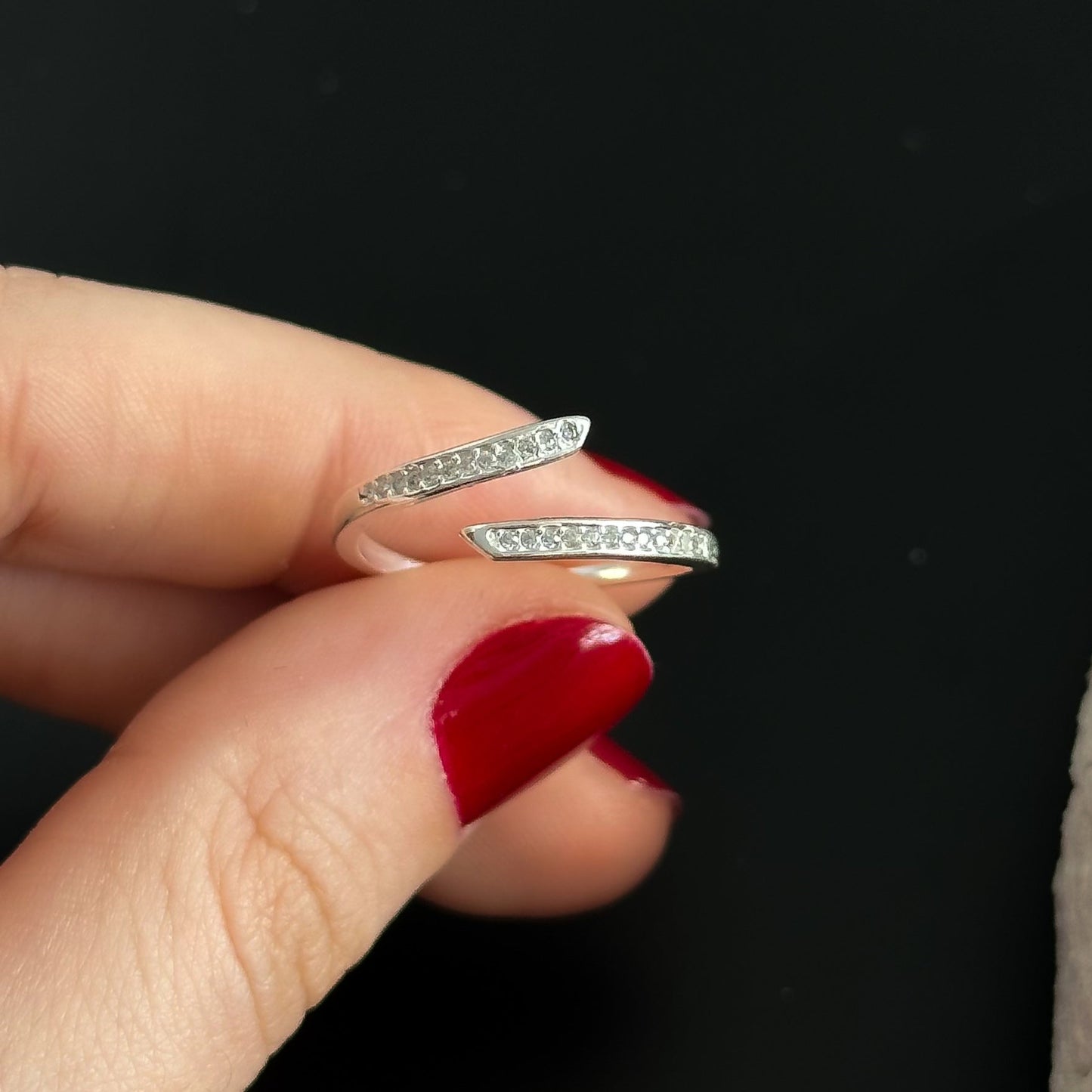 Anel Abraço de Luz em Prata 925 Cravejado de Zirconias