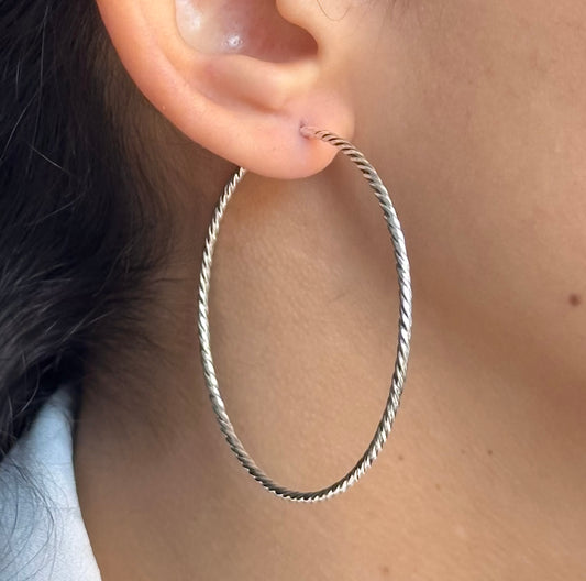 Argola Fio Retorcido Extra Grande em Prata 925